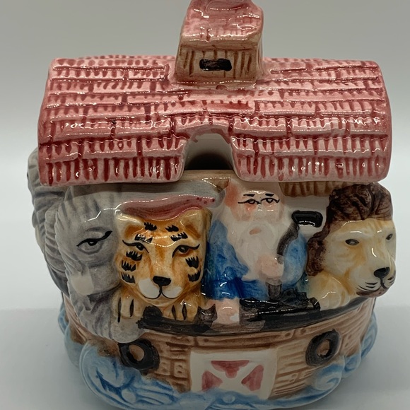 Noah’s Ark Ceramic Sugar & Creamer 3-piece set, 3-D Details - Picture 6 of 16